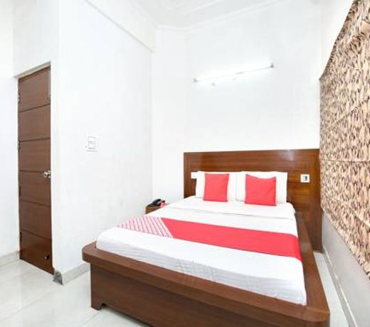 OYO 14748 Hotel Green View