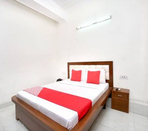OYO 14748 Hotel Green View