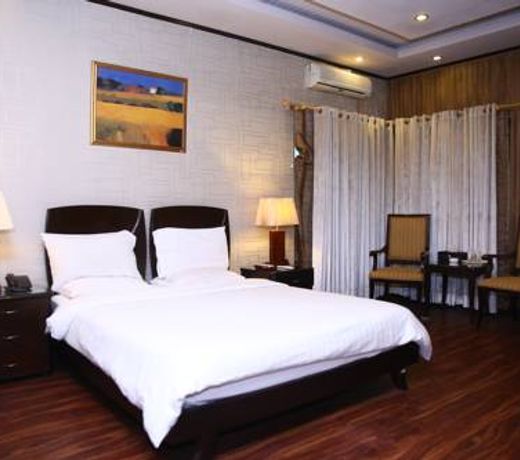 Safari Club 2 Bahria Town