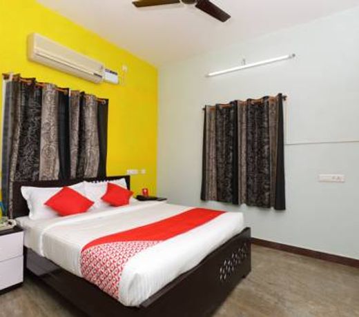 OYO 16798 Rj Residency