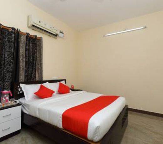 OYO 16798 Rj Residency