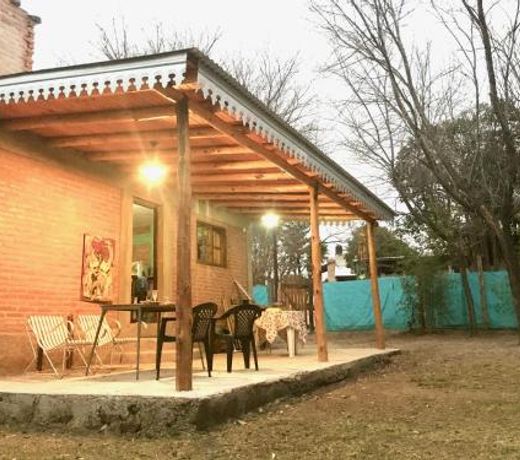 Pintoresca Cabaña Céntrica a pasos del río
