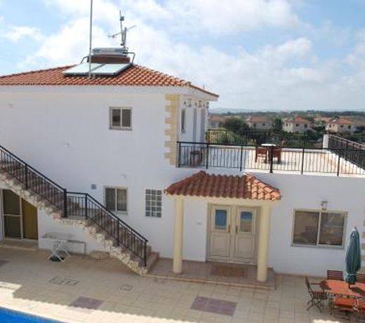 Luxury 4 Bedroom Villa with Private Swimming Pool