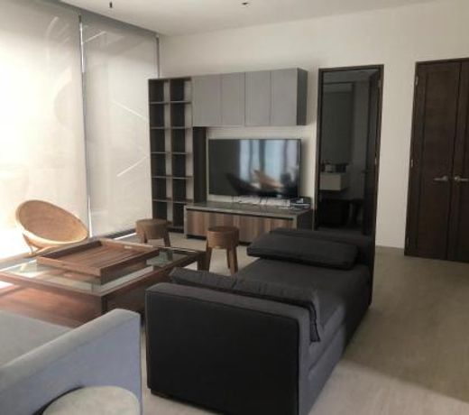 Luxurious Condo in the Marina