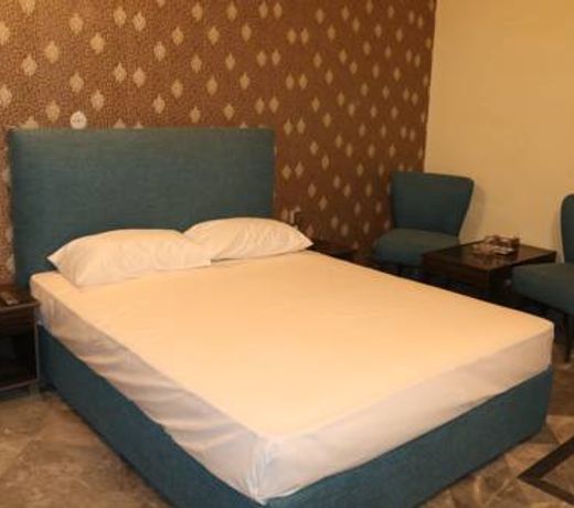 Hotel Four Season Inn
