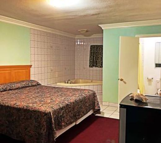Casa Blanca Inn & Suites