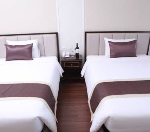 Adonis Hotel