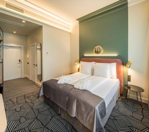 Wellton Riverside SPA Hotel