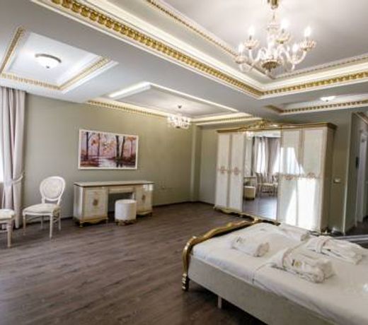 Elite Palace