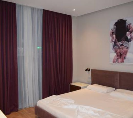 Star Hotel astir