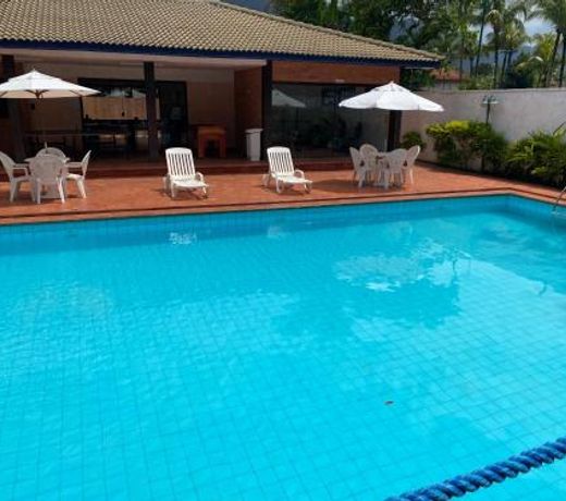 Casa em CondomÃ­nio com Piscina - Residencial Maresias 50 m da Praia