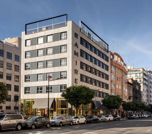 Ramirez Flats Valencia