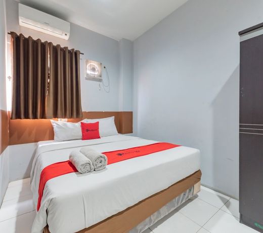 OYO Flagship 91130 Hotel 99 Lodaya