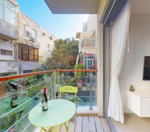 Dynamic 1BR in Ben yehuda 50 by HolyGuest
