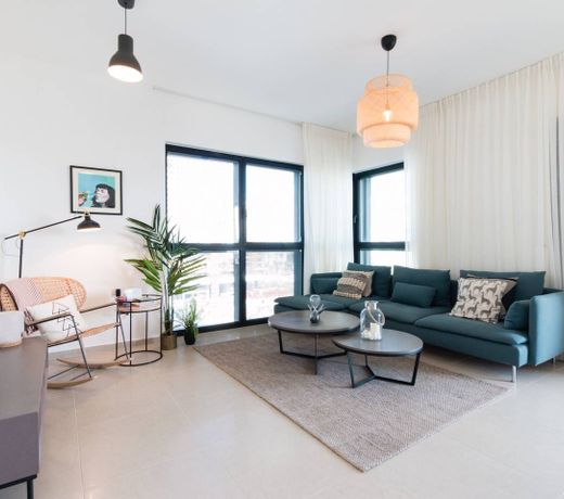 Artsy, Modern, Brand New & Bight Apt in Bat Yam