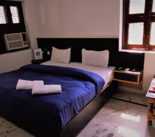 Hashtag Hostel