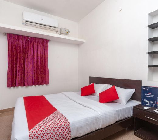 OYO 18954 Varun Residency