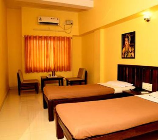 Hotel Kamat Plus