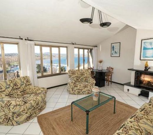 Casa vista lago con camino