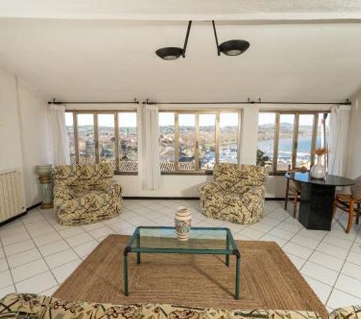 Casa vista lago con camino