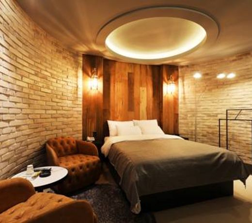 Rainbow Hotel