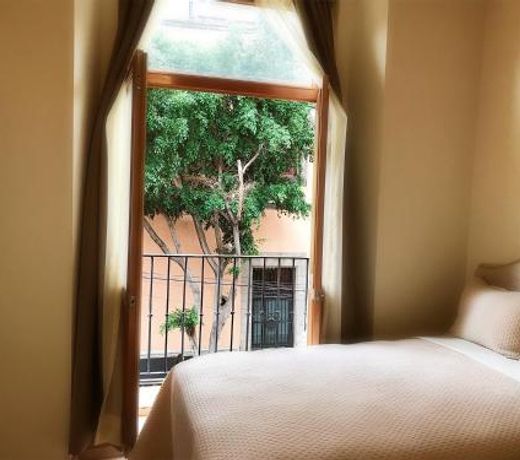 CASA DONCELES PREMIUM PENTHOUSE, Prime Location, Super Spacious!!
