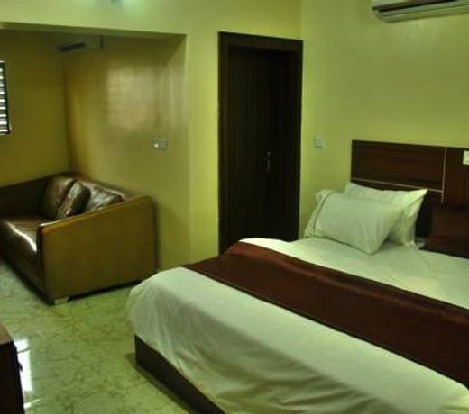 Lois Hotel