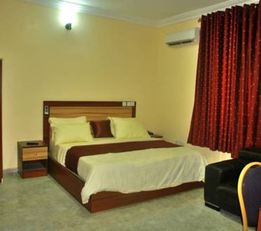 Lois Hotel