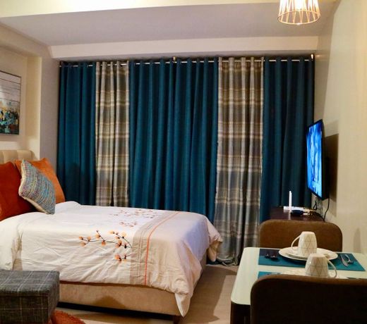 Stylishly Luxurious Unit w/ Netflix and Fiber