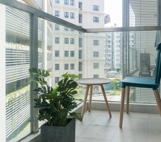 Deluxe Studio with Netflix-next to Airport @Indigo