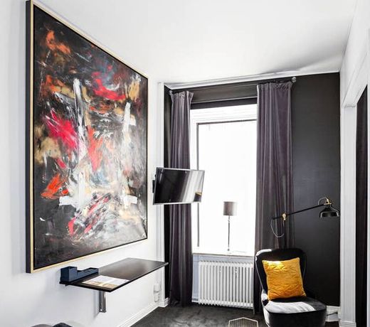 Eight Rooms