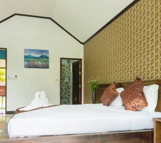 Baannai Lake View Resort