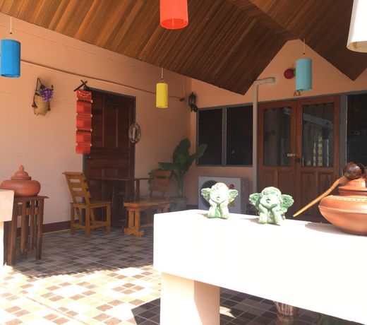 Muangchaem House