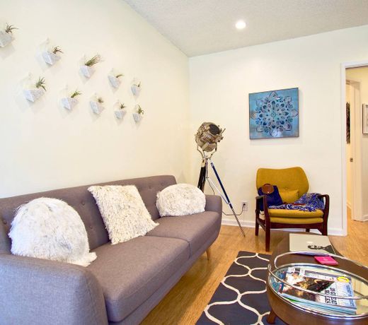 Quintessential Venice Beach Condo