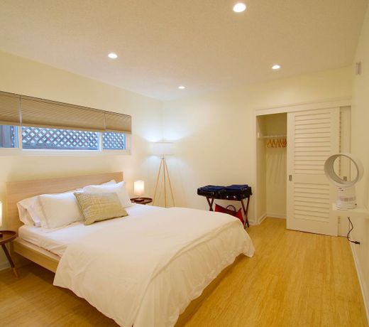 Quintessential Venice Beach Condo