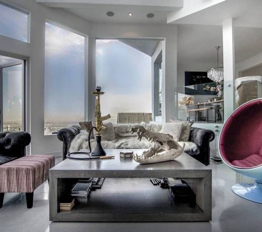 Sunset Plaza Modern