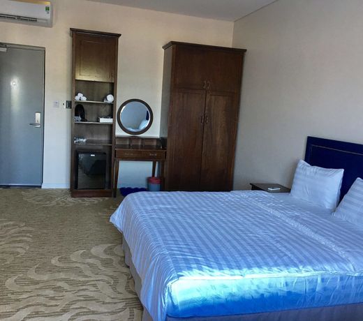 Thu Trang Beachfront Hotel