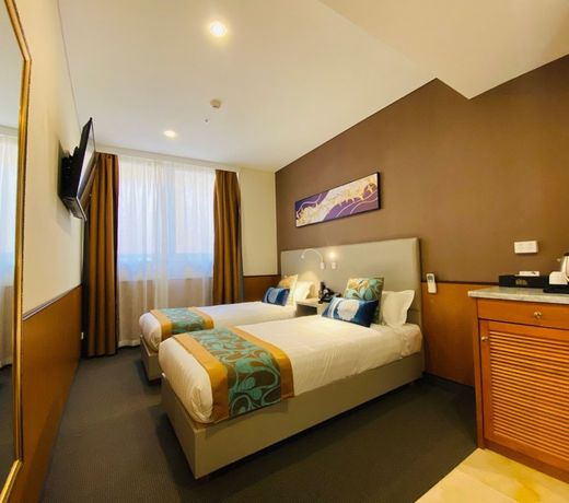 YEHS Hotel Sydney QVB