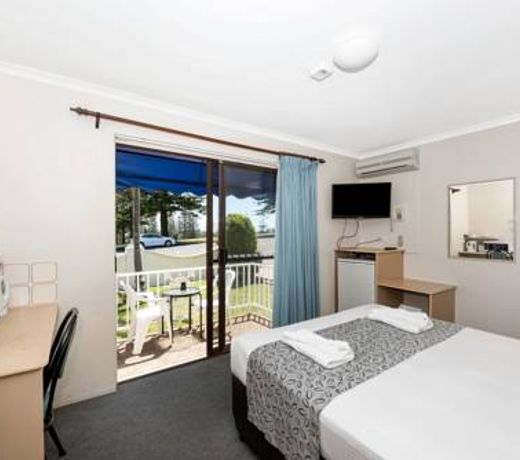 OCEAN BREEZE MOTEL