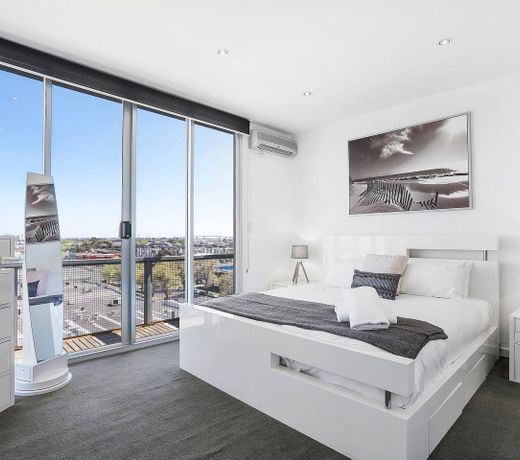 Roomerang at Montague Tower