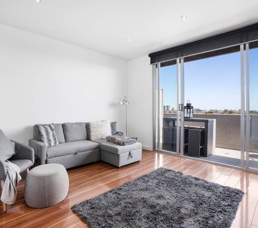 Roomerang at Montague Tower
