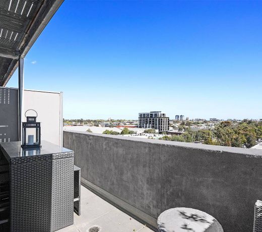 Roomerang at Montague Tower