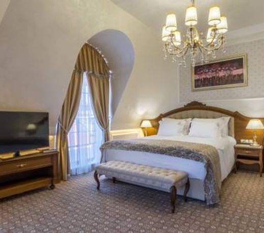 Residence City Garden - Certificate of Excellence 3rd place in Top 10 BEST Five-Stars City Hotels for 2023 awarded by HTIF