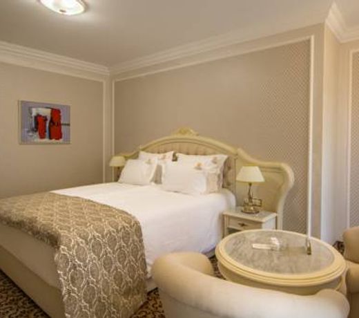 Residence City Garden - Certificate of Excellence 3rd place in Top 10 BEST Five-Stars City Hotels for 2023 awarded by HTIF