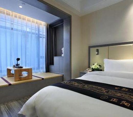 Wing Hotel Guilin - Central Square