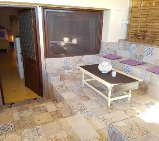 the golden brown luxury guesthouse