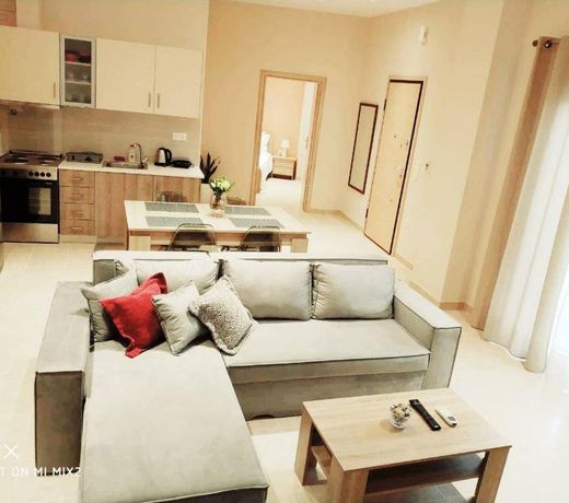 Beautiful House in Alimos near to the beach and metro
