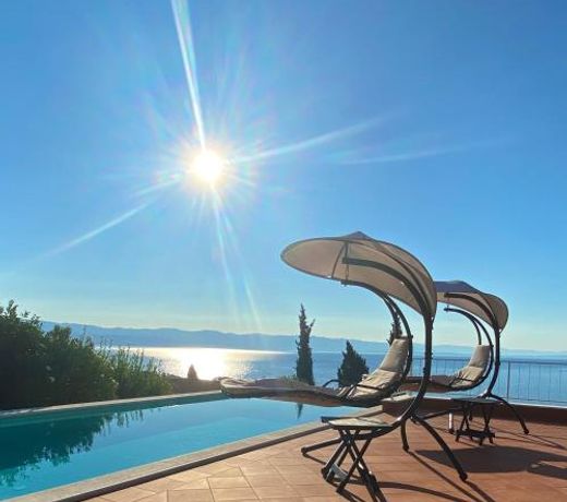 VILLA LOVRAN - heated pool - 5 min walk to the beach - incredible sea view