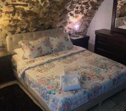 Jerusalem Old City room