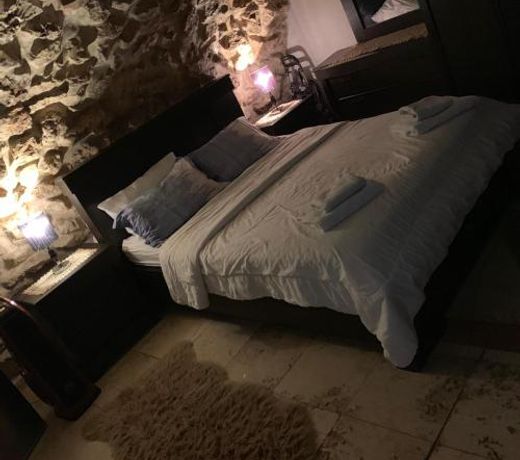 Jerusalem Old City room
